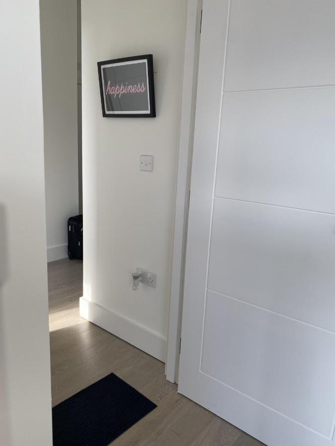 Central Location, Parking, Wi-Fi, Modern Apartment Milton Keynes Ngoại thất bức ảnh