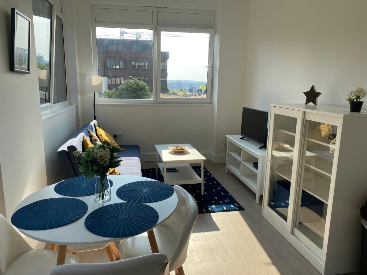 Central Location, Parking, Wi-Fi, Modern Apartment Milton Keynes Ngoại thất bức ảnh
