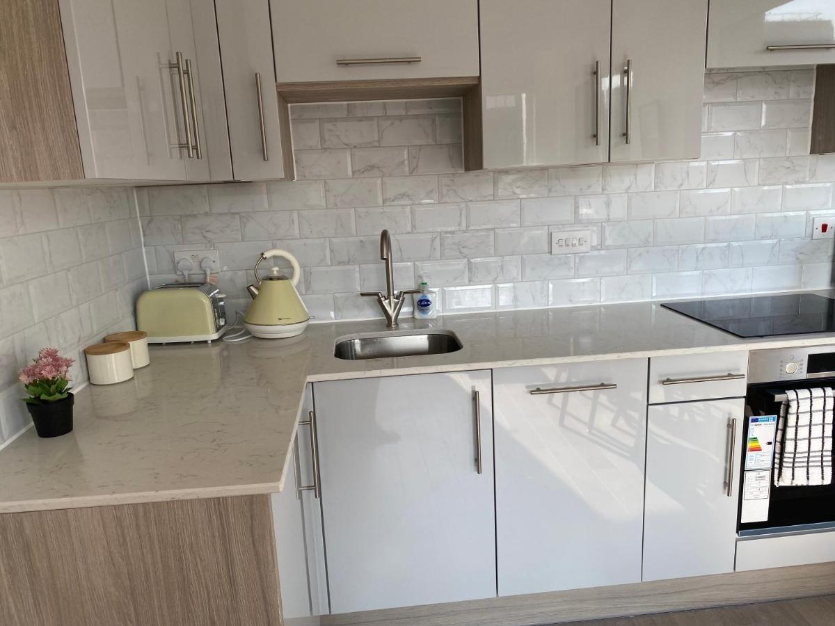 Central Location, Parking, Wi-Fi, Modern Apartment Milton Keynes Ngoại thất bức ảnh